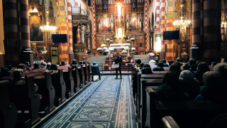 Obraz zawieraj�cy przej�cie, restauracja, jadalnia

Opis wygenerowany automatycznie