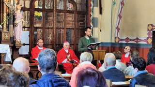 Obraz zawieraj�cy ubrania, osoba, Ludzka twarz, cz�owiek

Zawarto�� wygenerowana przez sztuczn� inteligencj� mo�e by� niepoprawna.