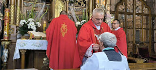 Obraz zawieraj�cy osoba, szata, duchowie�stwo, kult

Zawarto�� wygenerowana przez sztuczn� inteligencj� mo�e by� niepoprawna.