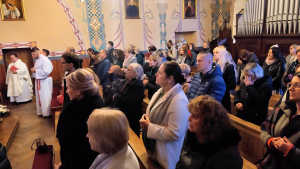 Obraz zawieraj�cy osoba, wewn�trz, osoby, grupa

Opis wygenerowany automatycznie