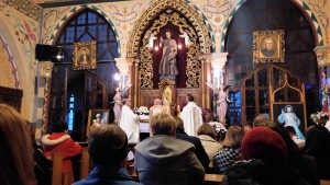 Obraz zawieraj�cy osoba, osoby, �uk

Opis wygenerowany automatycznie