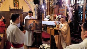 Obraz zawieraj�cy tekst, wewn�trz, osoba, sklep

Opis wygenerowany automatycznie