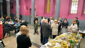 Obraz zawieraj�cy osoba, wewn�trz, osoby, grupa

Opis wygenerowany automatycznie