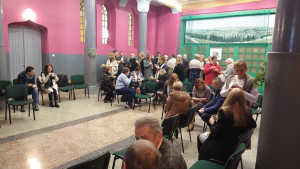 Obraz zawieraj�cy osoba, wewn�trz, osoby

Opis wygenerowany automatycznie