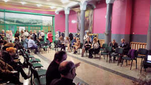 Obraz zawieraj�cy t�um

Opis wygenerowany automatycznie