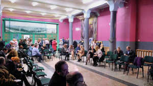 Obraz zawieraj�cy osoba, t�um

Opis wygenerowany automatycznie