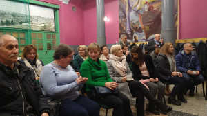 Obraz zawieraj�cy osoba, grupa, osoby

Opis wygenerowany automatycznie