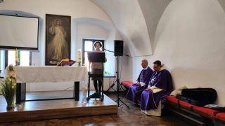 Obraz zawieraj�cy �ciana, w pomieszczeniu, aran�acja wn�trz, meble

Zawarto�� wygenerowana przez sztuczn� inteligencj� mo�e by� niepoprawna.