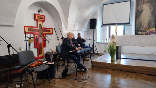 Obraz zawieraj�cy w pomieszczeniu, �ciana, aran�acja wn�trz, pod�oga

Zawarto�� wygenerowana przez sztuczn� inteligencj� mo�e by� niepoprawna.