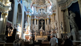 Obraz zawieraj�cy statua, �wi�te miejsca, budynek, katedra

Opis wygenerowany automatycznie