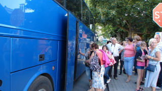 Obraz zawieraj�cy transport, na wolnym powietrzu, autobus, pojazd

Opis wygenerowany automatycznie