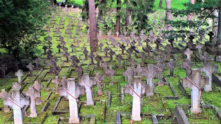 Obraz zawieraj�cy gr�b, cmentarz, na wolnym powietrzu, trawa

Opis wygenerowany automatycznie