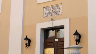 Obraz zawieraj�cy drzwi, �ciana, budynek, Klamka

Opis wygenerowany automatycznie