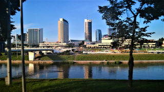 Obraz zawieraj�cy na wolnym powietrzu, trawa, niebo, woda

Opis wygenerowany automatycznie