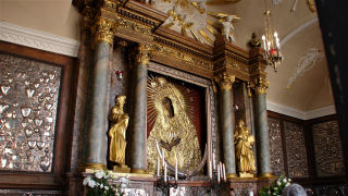 Obraz zawieraj�cy miejsce mod��w, �wi�tynia, �wi�te miejsca, statua

Opis wygenerowany automatycznie