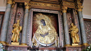 Obraz zawieraj�cy �wi�te miejsca, �wi�tynia, miejsce mod��w, statua

Opis wygenerowany automatycznie