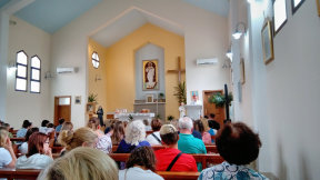 Obraz zawieraj�cy �ciana, osoba, wewn�trz, pomieszczenie

Opis wygenerowany automatycznie