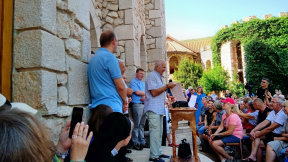 Obraz zawieraj�cy osoba, t�um

Opis wygenerowany automatycznie