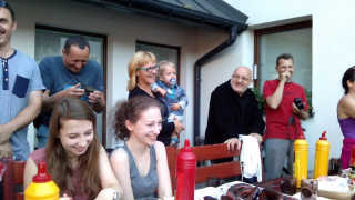 Obraz zawieraj�cy osoba

Opis wygenerowany automatycznie