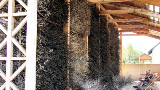 Obraz zawieraj�cy budynek, Belka, dom, na wolnym powietrzu

Opis wygenerowany automatycznie