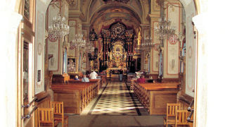 Obraz zawieraj�cy �wi�te miejsca, kaplica, meble, ko�ci�

Opis wygenerowany automatycznie