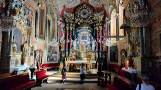 Obraz zawieraj�cy miejsce mod��w, �wi�tynia, �wi�te miejsca, w pomieszczeniu

Opis wygenerowany automatycznie