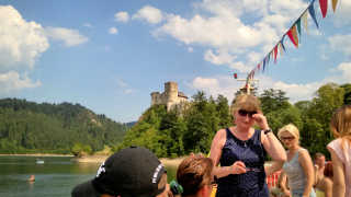 Obraz zawieraj�cy niebo, zewn�trzne, osoba

Opis wygenerowany automatycznie