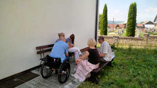 Obraz zawieraj�cy trawa, zewn�trzne

Opis wygenerowany automatycznie