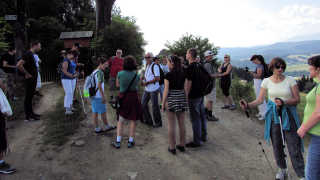 Obraz zawieraj�cy osoba, niebo, pod�o�e, zewn�trzne

Opis wygenerowany automatycznie