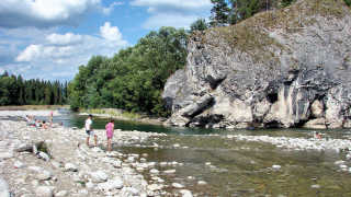 Obraz zawieraj�cy zewn�trzne, woda, ska�a, przyroda

Opis wygenerowany automatycznie