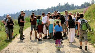 Obraz zawieraj�cy zewn�trzne, niebo, osoba, pod�o�e

Opis wygenerowany automatycznie