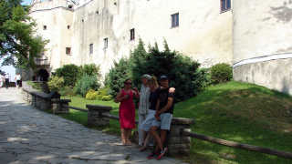 Obraz zawieraj�cy zewn�trzne, kamie�

Opis wygenerowany automatycznie