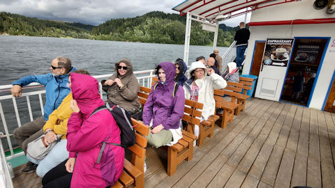 Obraz zawieraj�cy na wolnym powietrzu, ubrania, osoba, niebo

Opis wygenerowany automatycznie