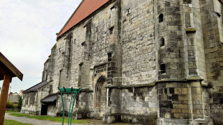 Obraz zawieraj�cy budynek, zewn�trzne, stare, kamie�

Opis wygenerowany automatycznie