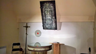 Obraz zawieraj�cy �ciana, wewn�trz, meble, drewno

Opis wygenerowany automatycznie