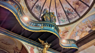 Obraz zawieraj�cy wewn�trz

Opis wygenerowany automatycznie