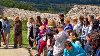Obraz zawieraj�cy osoba, zewn�trzne, grupa, osoby

Opis wygenerowany automatycznie