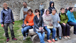 Obraz zawieraj�cy osoba, trawa, zewn�trzne, grupa

Opis wygenerowany automatycznie