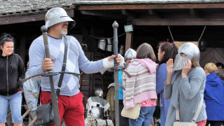 Obraz zawieraj�cy osoba

Opis wygenerowany automatycznie