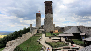 Obraz zawieraj�cy trawa, budynek

Opis wygenerowany automatycznie