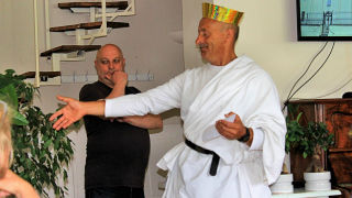 Obraz zawieraj�cy osoba, wewn�trz, �ciana

Opis wygenerowany automatycznie