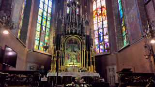 Obraz zawieraj�cy o�tarz

Opis wygenerowany automatycznie