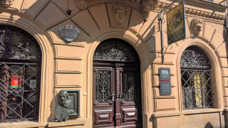 Obraz zawieraj�cy budynek, kominek, kamie�

Opis wygenerowany automatycznie