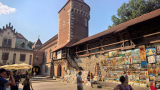 Obraz zawieraj�cy tekst, budynek, zewn�trzne, niebo

Opis wygenerowany automatycznie