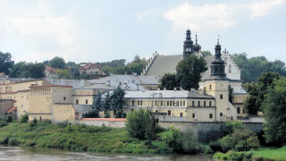 Obraz zawieraj�cy niebo, zewn�trzne, trawa, dom

Opis wygenerowany automatycznie