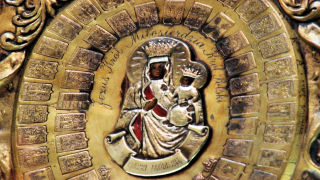 Obraz zawieraj�cy tekst, moneta, w�az

Opis wygenerowany automatycznie