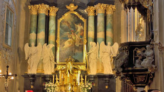 Obraz zawieraj�cy o�tarz, wewn�trz, stare, organy

Opis wygenerowany automatycznie