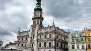 Obraz zawieraj�cy zewn�trzne, budynek, budynek administracji publicznej, stare

Opis wygenerowany automatycznie