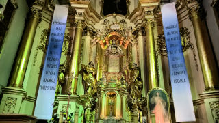 Obraz zawieraj�cy tekst, o�tarz, organy

Opis wygenerowany automatycznie