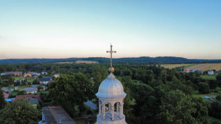 Obraz zawieraj�cy na wolnym powietrzu, niebo, drzewo, miejsce mod��w

Zawarto�� wygenerowana przez AI mo�e by� niepoprawna.